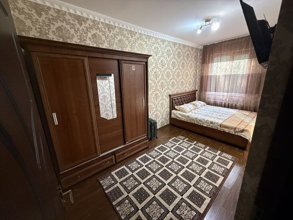 Уютная меблированная комната с лоджией - Светлая комната с большим: фото 1