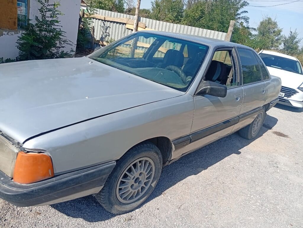 Audi 100: 1988 г., Механика, Седан: фото 5