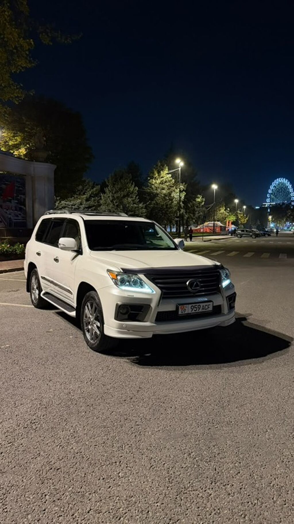 Lexus LX: 2012 г., 5.7 л, Автомат, Бензин, Внедорожник: фото 4