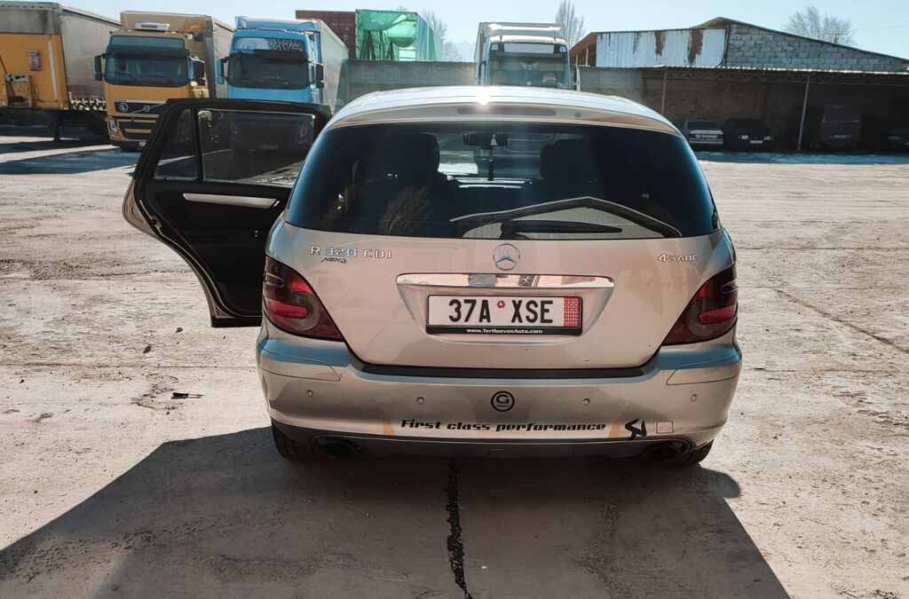 Mercedes-Benz R-Class: 2006 г., 3.2 л, Автомат, Дизель, Минивэн: фото 4