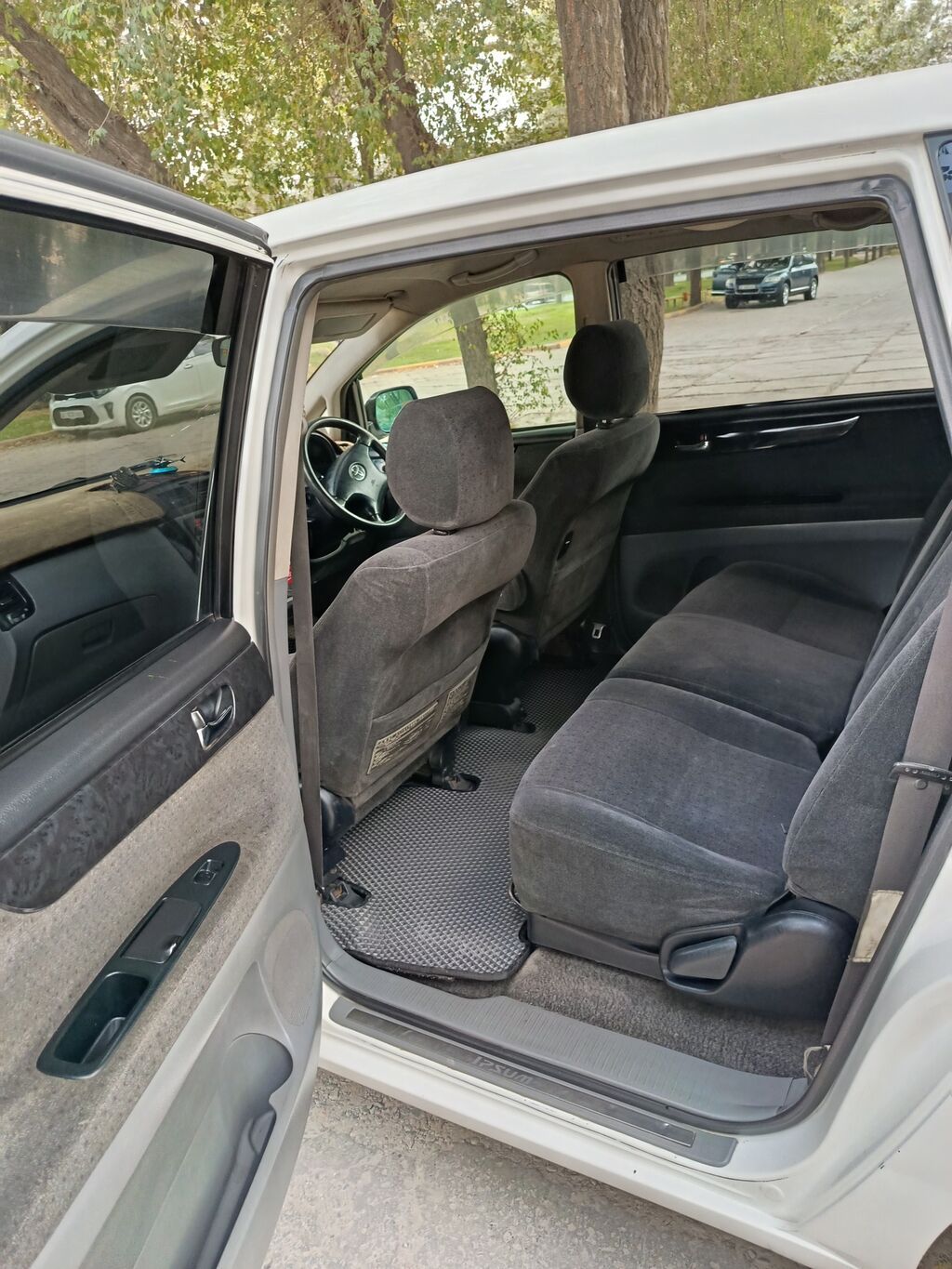 Toyota Ipsum: 2002 г., 2.4 л, Автомат, Бензин, Минивэн: фото 7