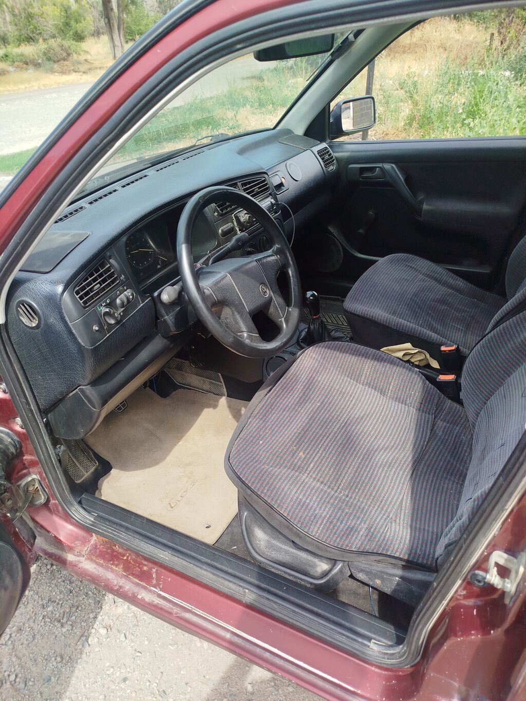 Volkswagen Golf: 1993 г., 1.8 л, Механика, Бензин, Хэтчбэк: фото 5