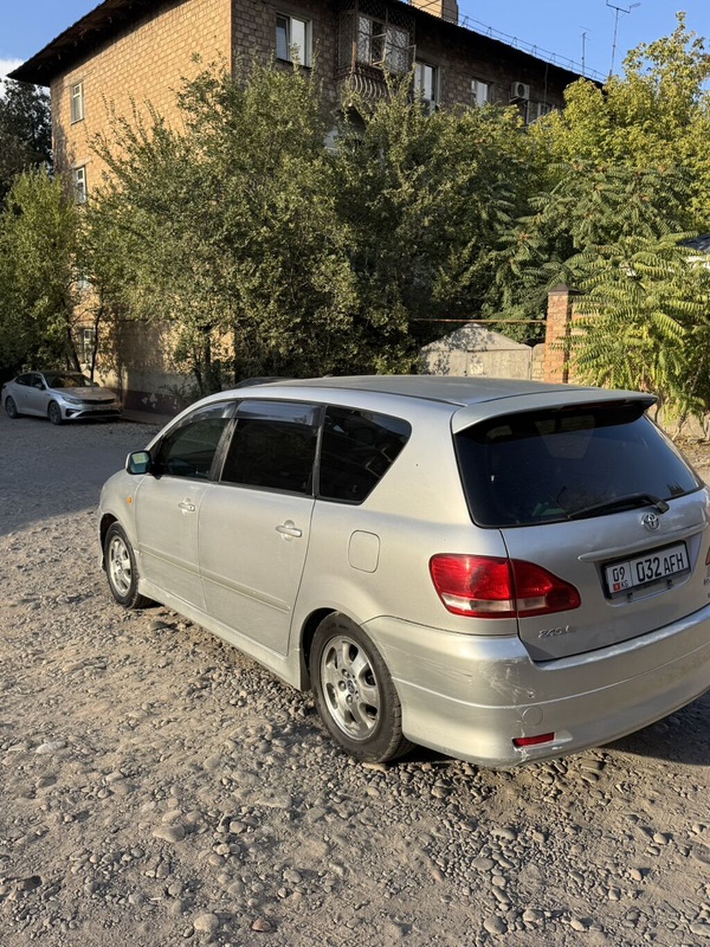 Toyota Ipsum: 2002 г., 2.4 л, Автомат, Бензин, Минивэн: фото 6