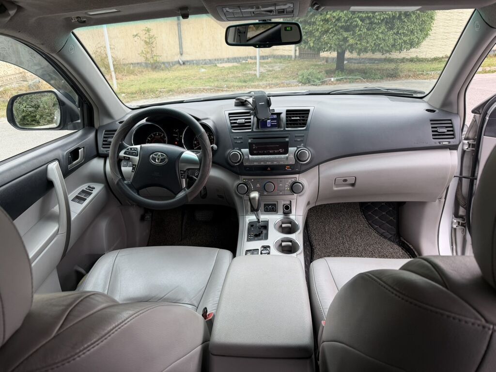 Toyota Highlander: 2012 г., 3.5 л, Автомат, Бензин, Кроссовер: фото 6