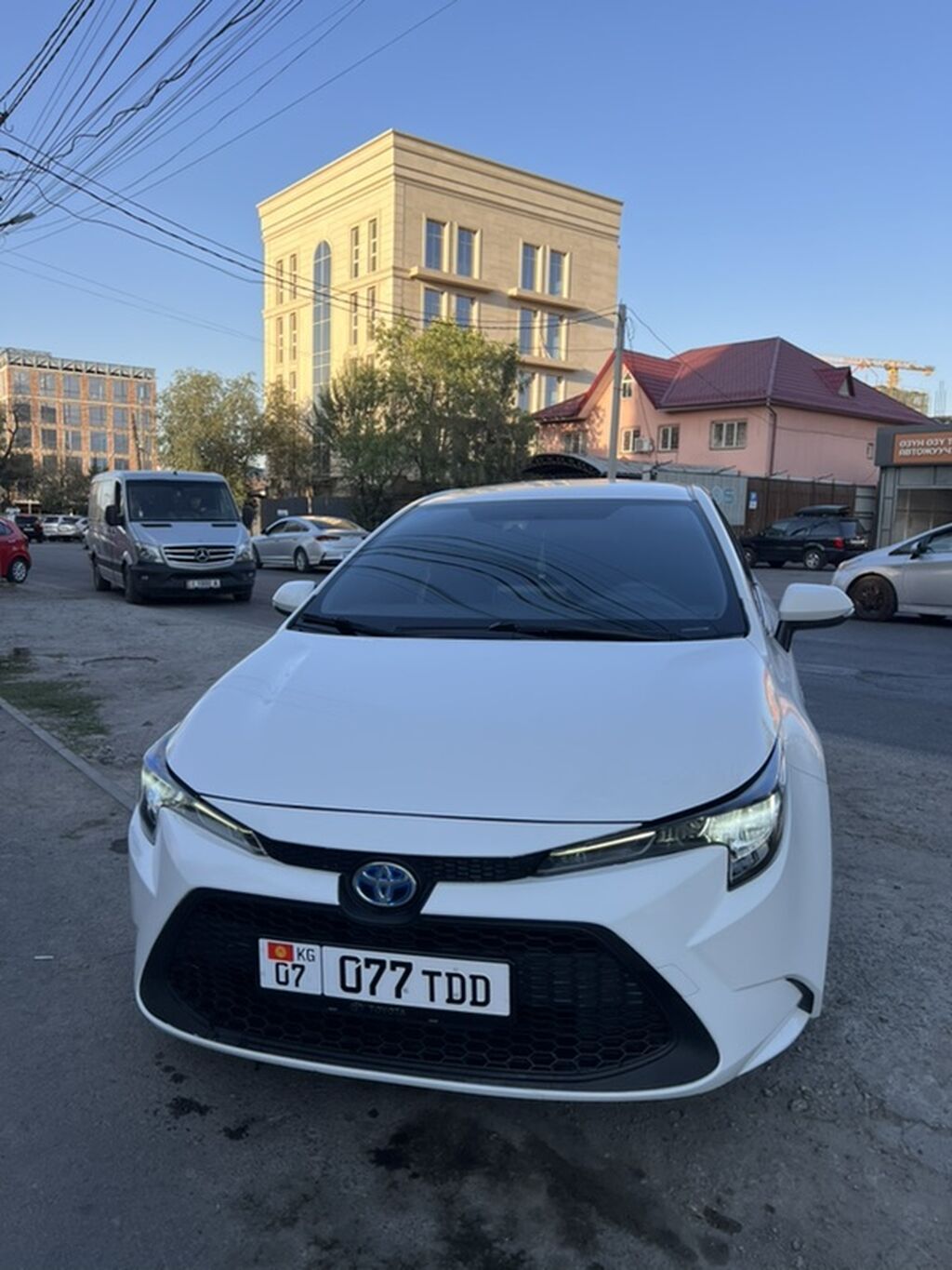 Toyota Corolla: 2024 г., 1.8 л, Автомат, Гибрид, Седан: фото 2