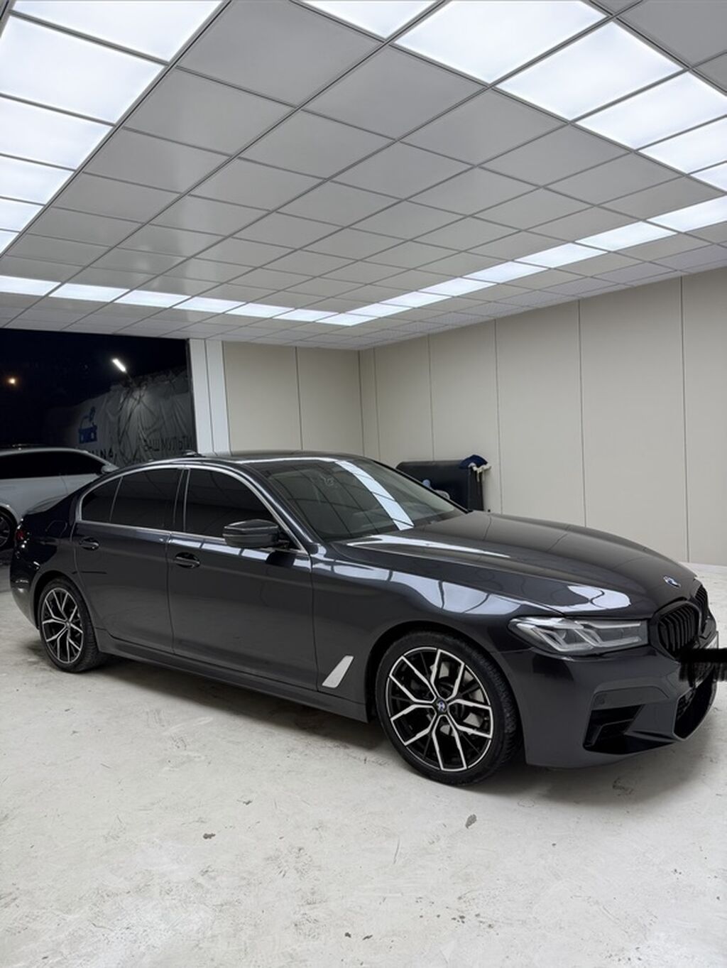 BMW 5 series: 2022 г., 2 л, Автомат, Бензин, Седан: фото 2