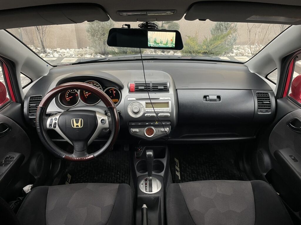 Honda Fit: 2007 г., 1.3 л, Автомат, Бензин, Хэтчбэк: фото 7