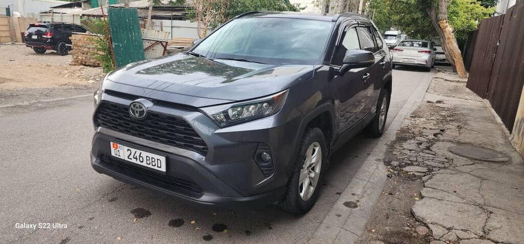 Toyota RAV4: 2019 г., 2.5 л, Автомат, Бензин, Кроссовер: фото 4
