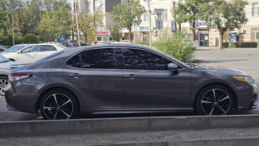 Toyota Camry: 2019 г., 2.5 л, Автомат, Бензин, Седан: фото 2