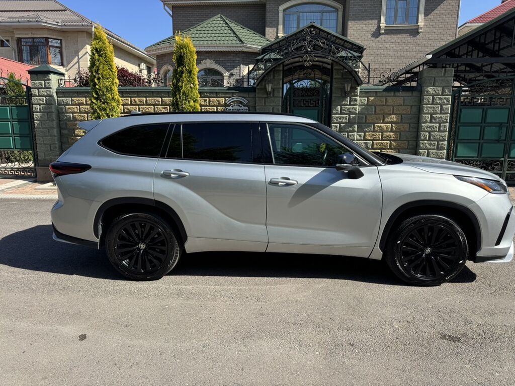 Toyota Highlander: 2024 г., 2.4 л, Автомат, Бензин, Кроссовер: фото 2