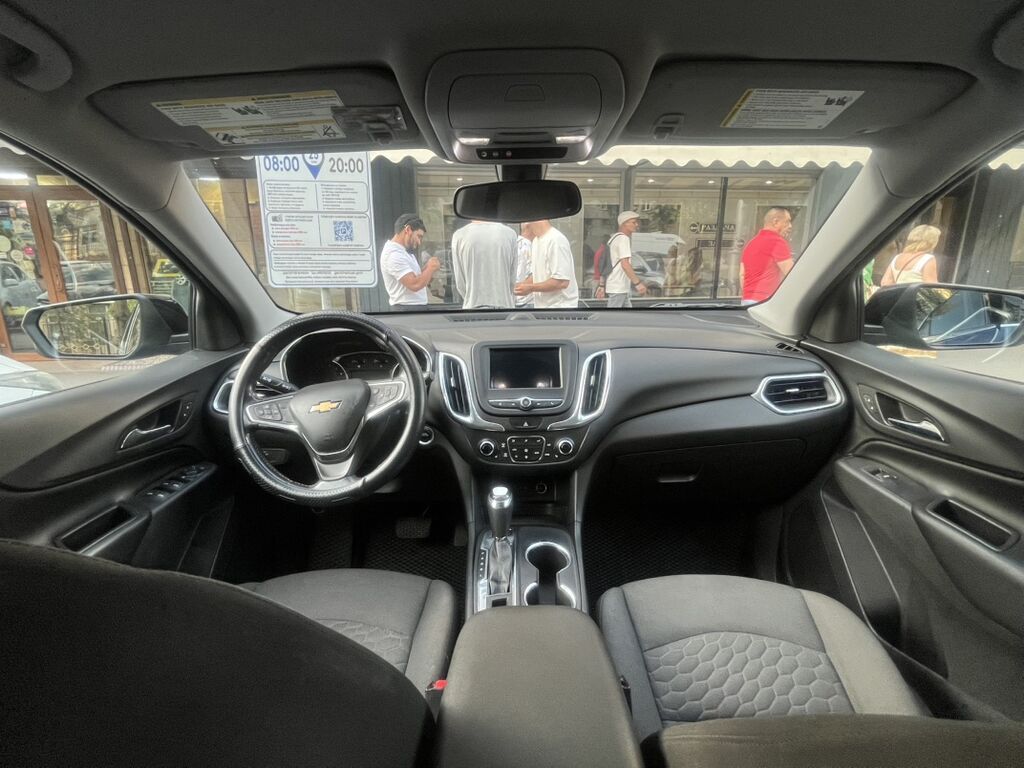Chevrolet Equinox: 2018 г., 2 л, Автомат, Бензин, Кроссовер: фото 8