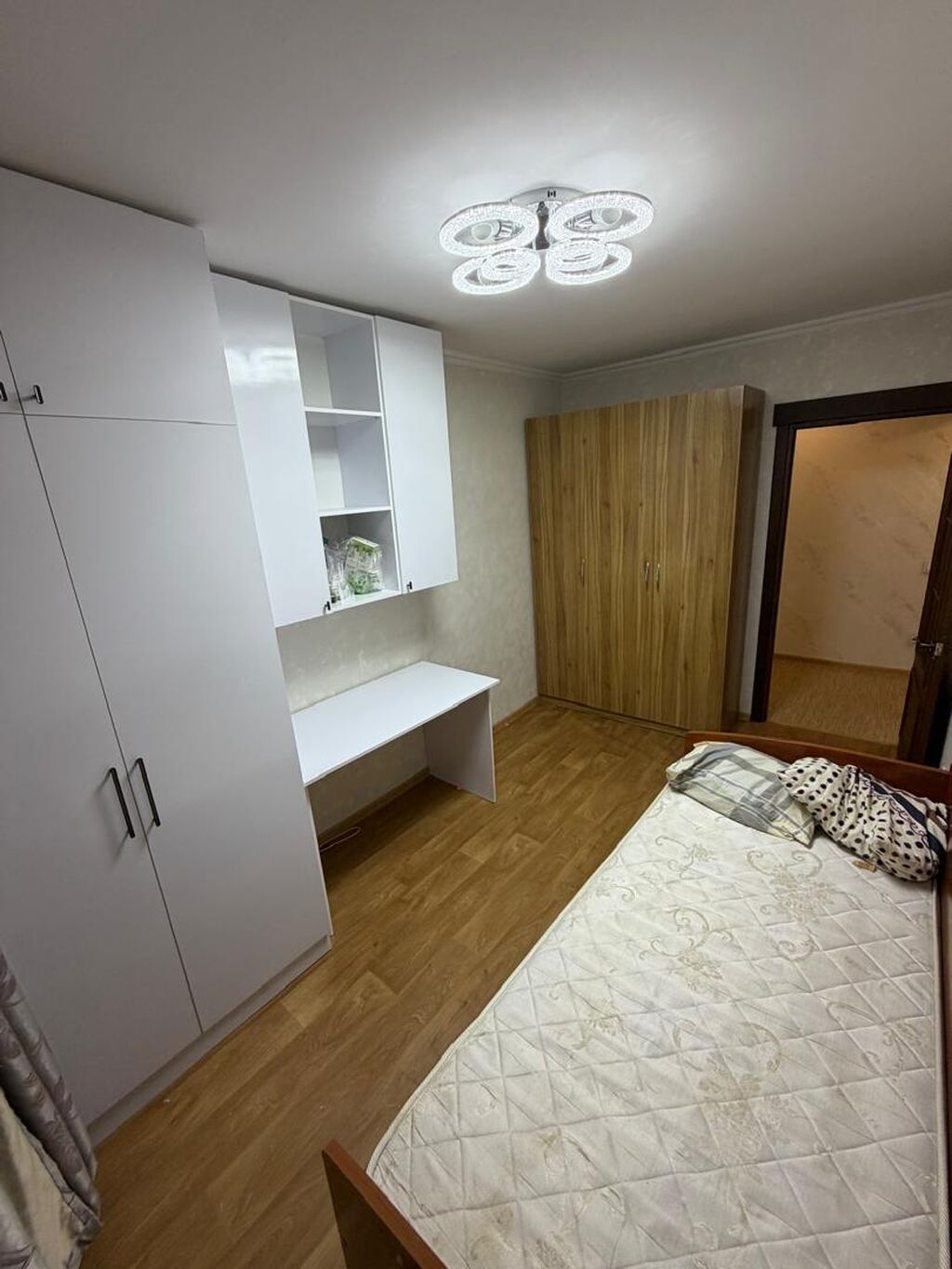 2 комнаты, 4 мкр Риэлтор, Без животных, от 1 года, С мебелью полностью: фото 3