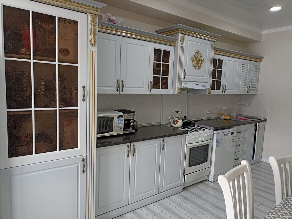 4 комнаты, 130 м², Асанбай мкр Элитка, 2 этаж, Евроремонт: фото 2