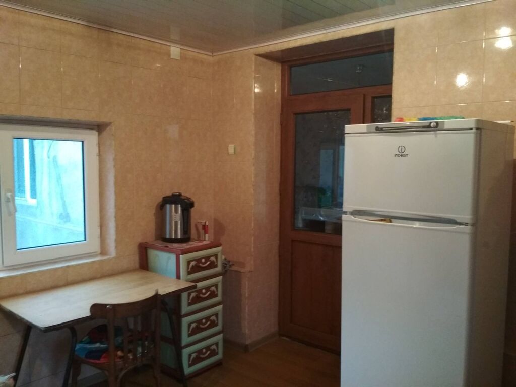 3 otaqlı, 135 kv. m, Orta təmir
