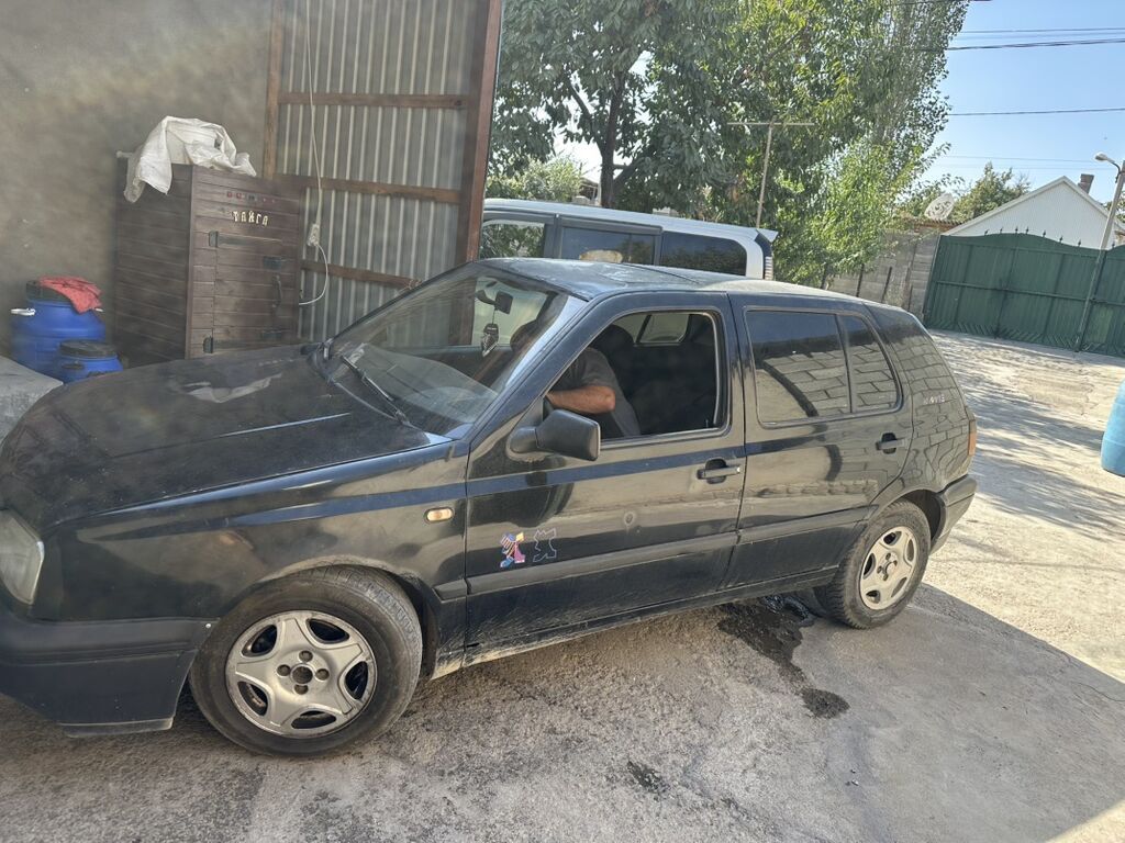 Volkswagen Golf: 1996 г., Автомат, Хэтчбэк: фото 3