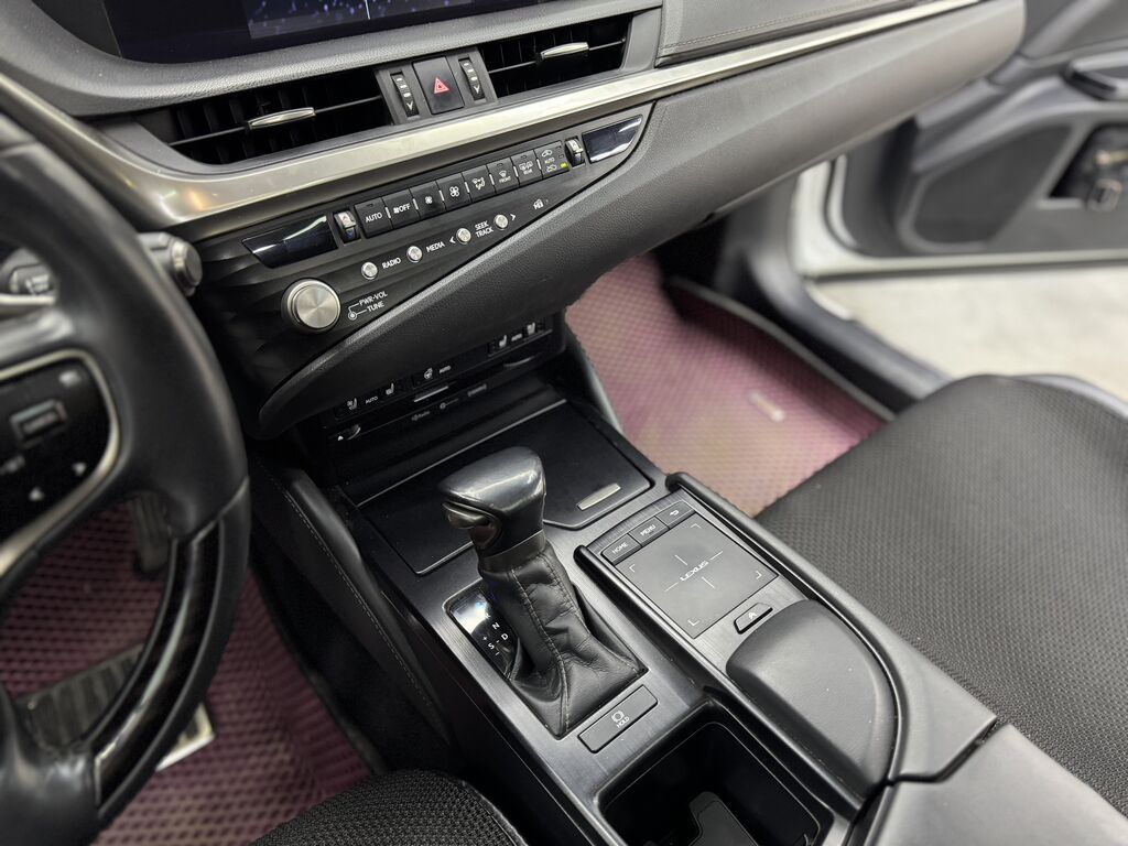 Lexus ES: 2021 г., 2.5 л, Автомат, Бензин, Седан: фото 8