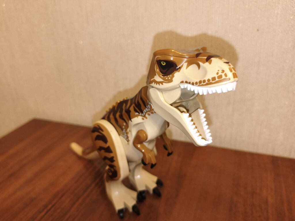 Фигурка динозавра T-Rex (совместима с конструктором LEGO) - Крупная: фото 1