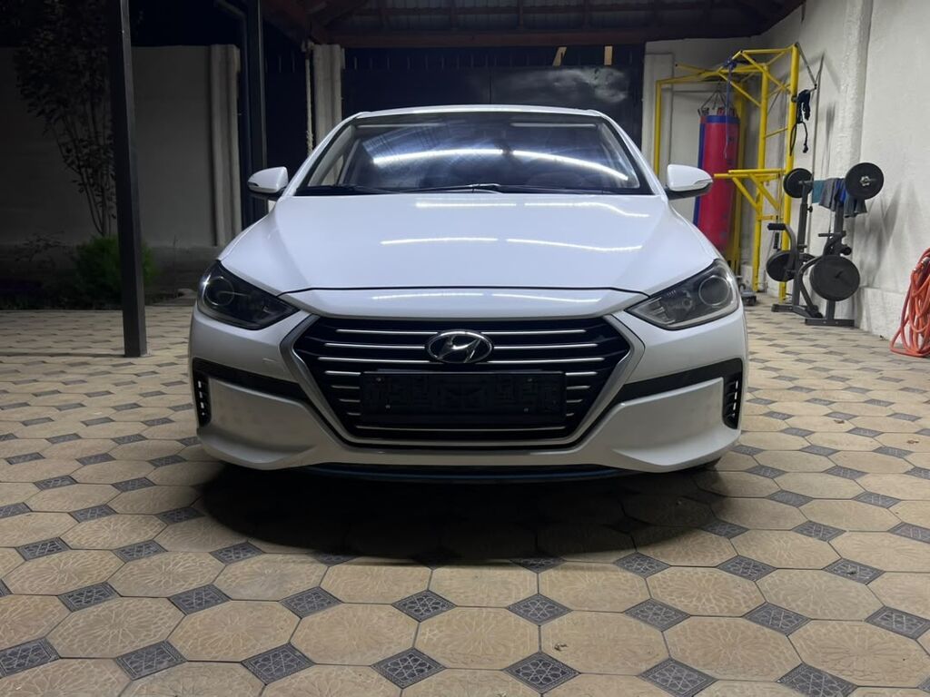 Hyundai Elantra: 2020 г., 1.6 л, Автомат, Электромобиль, Седан: фото 3