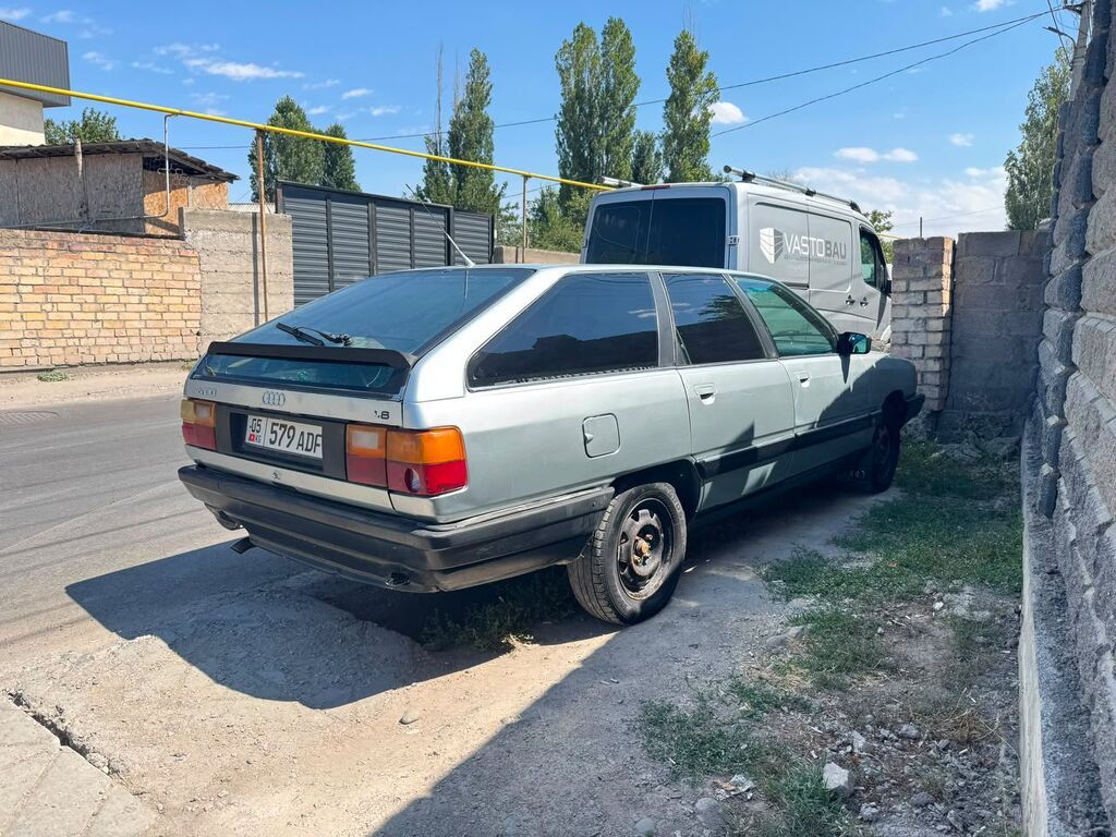 Audi 100: 1990 г., 2.3 л, Механика, Бензин, Универсал: фото 2