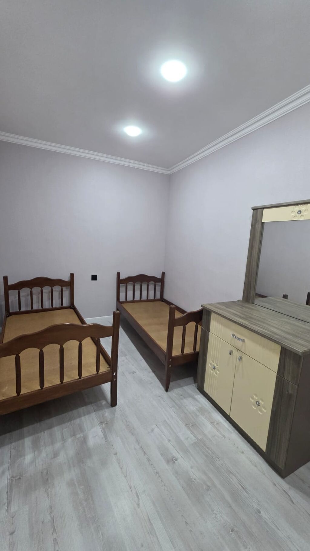 3 otaqlı mənzil – mebellə - Geniş və işıqlı zal: spot işıqlandırma