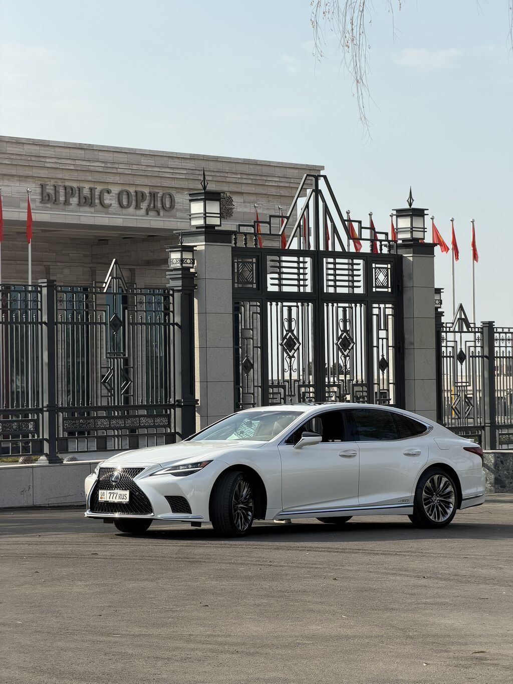 Lexus LS: 2022 г., 3.4 л, Автомат, Гибрид: фото 6