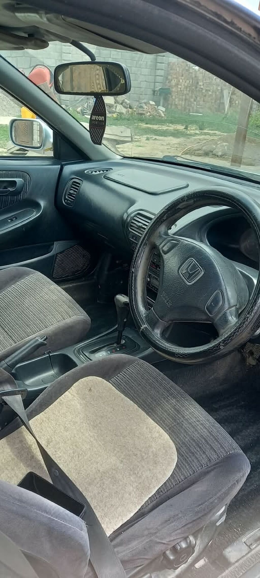 Honda Integra: 2000 г., Автомат, Бензин, Седан: фото 3