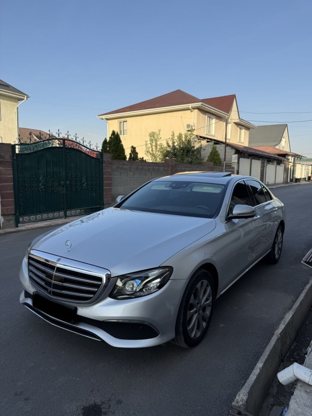 Mercedes-Benz E-Class: 2019 г., 2 л, Автомат, Бензин, Седан: фото 2