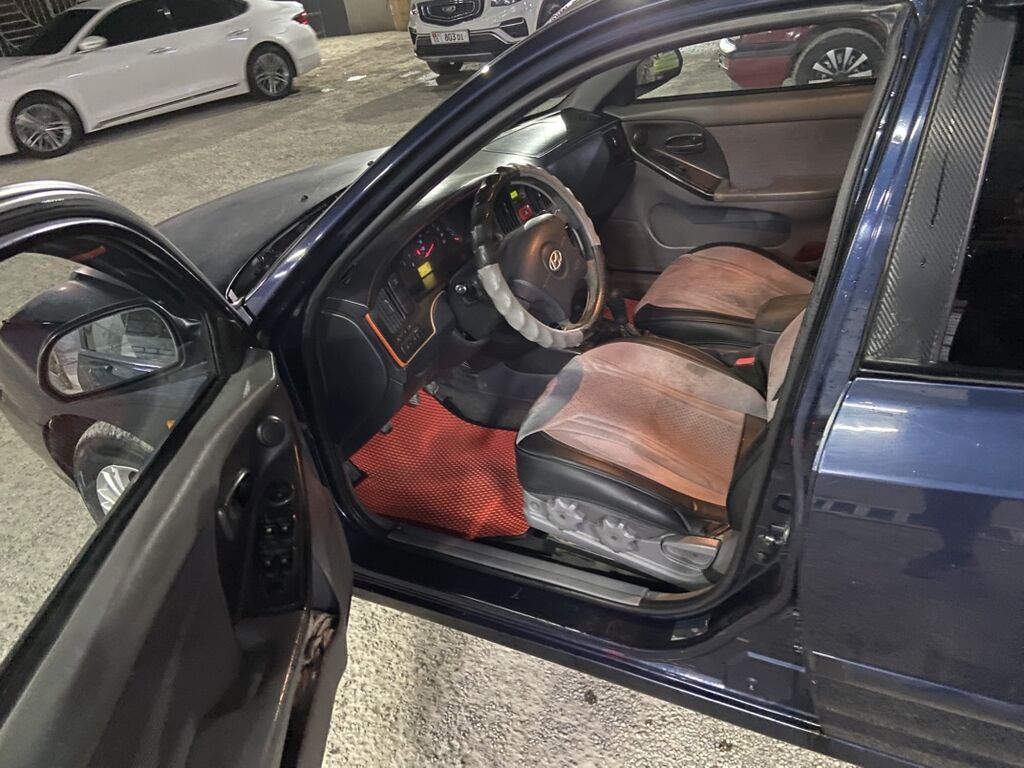 Hyundai Elantra: 2004 г., Механика, Седан: фото 5