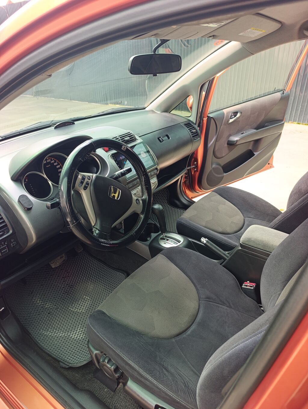 Honda Jazz: 2007 г., 1.5 л, Автомат, Бензин, Хэтчбэк: фото 4