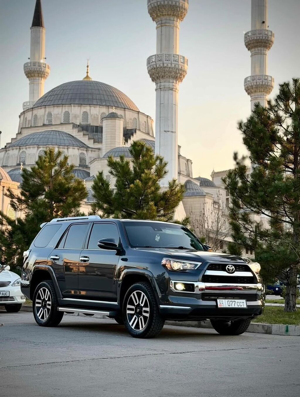 Toyota 4Runner: 2020 г., 4 л, Автомат, Бензин, Внедорожник: фото 2