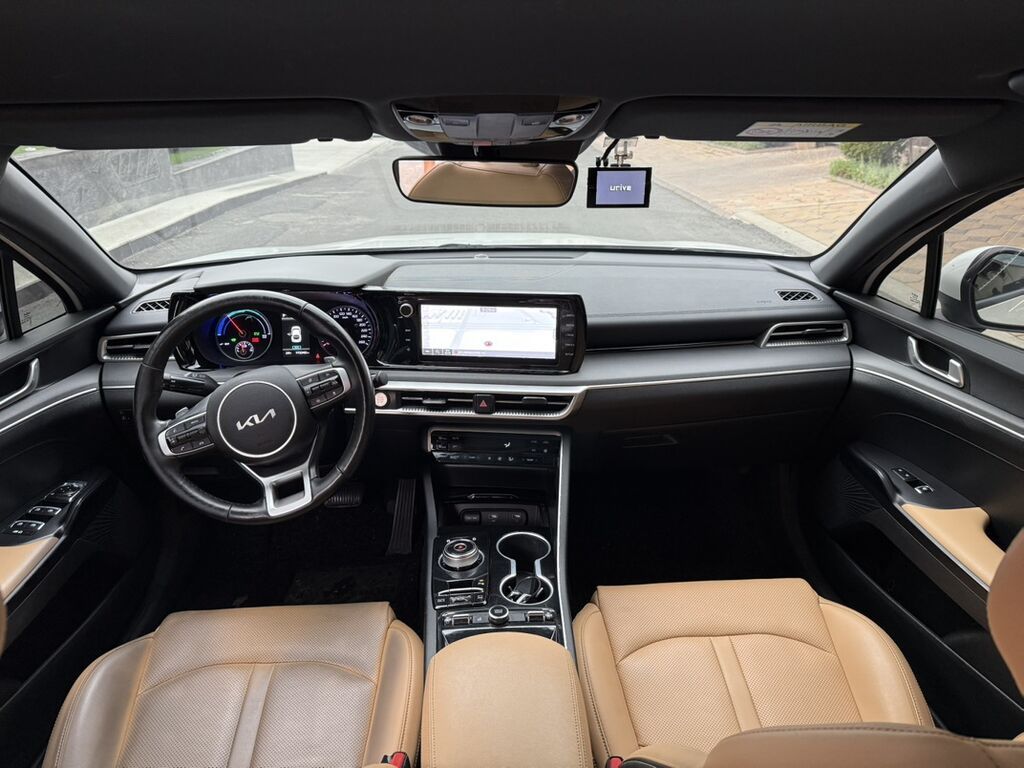 Kia K5: 2022 г., 2 л, Автомат, Гибрид, Седан: фото 6