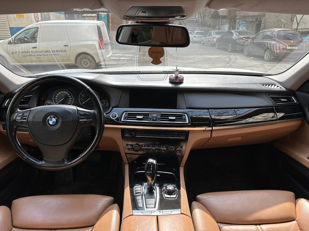 BMW 7 series: 2011 г., 4.4 л, Автомат, Бензин, Седан: фото 5