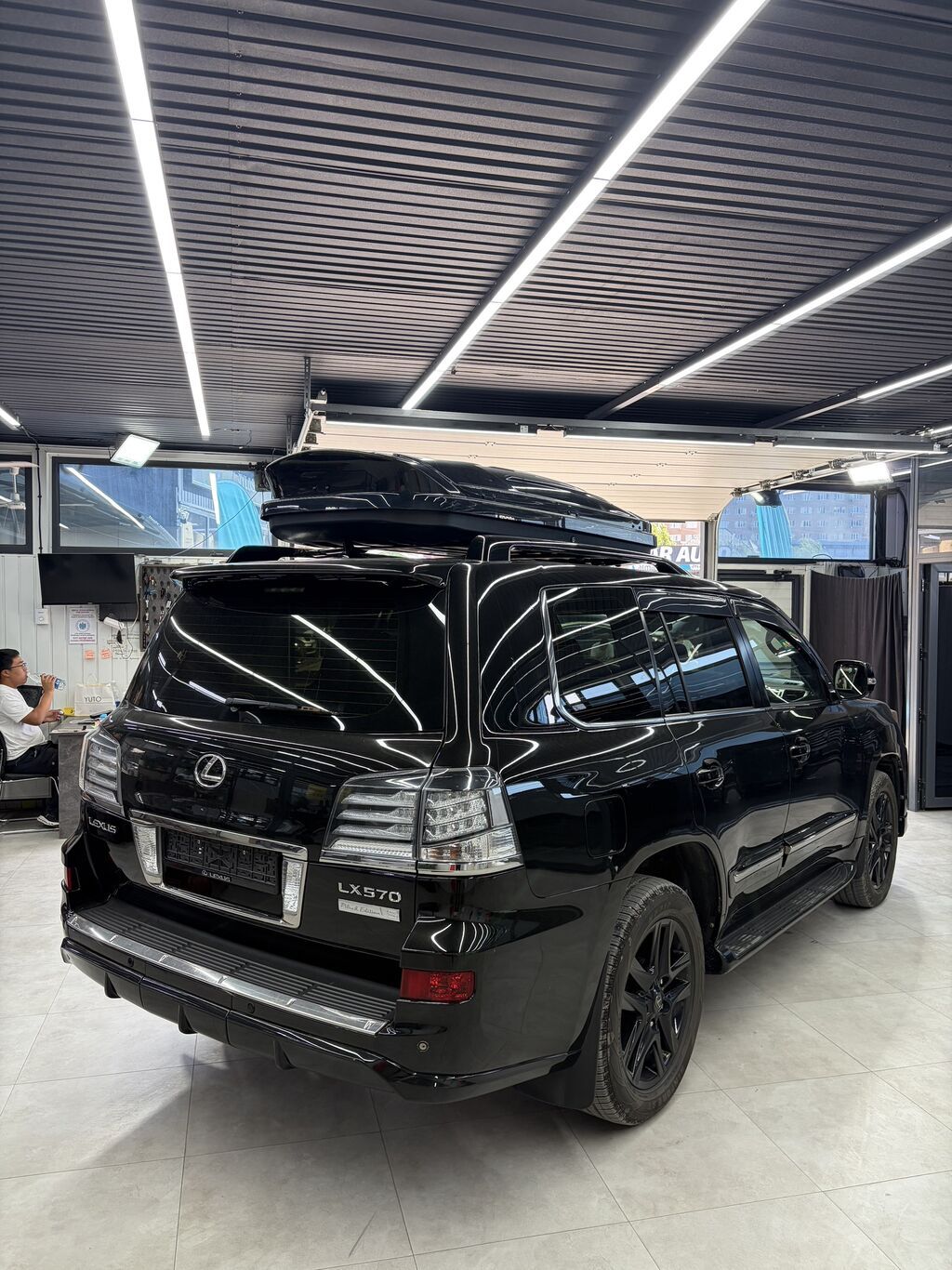 Lexus LX: 2015 г., 5.7 л, Типтроник, Бензин, Внедорожник: фото 3