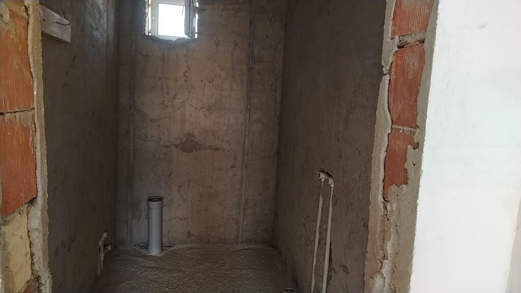 6 otaqlı, 200 kv. m, Kredit var, Təmirsiz