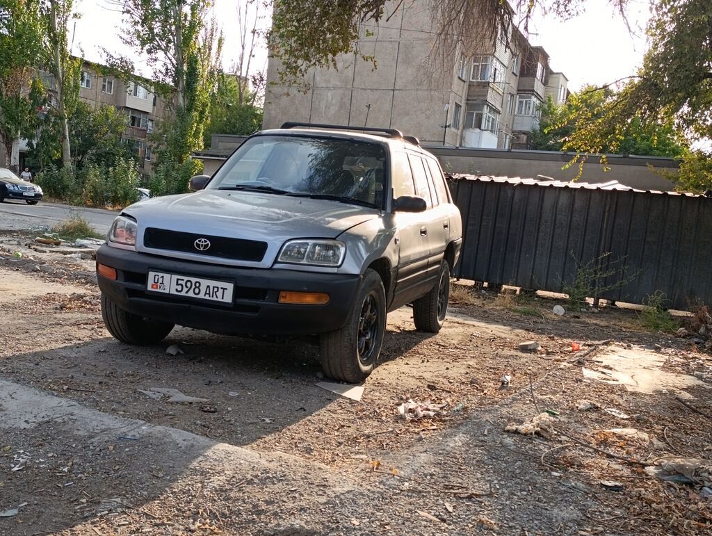 Toyota RAV4: 1996 г., 2 л, Автомат, Бензин, Внедорожник: фото 7