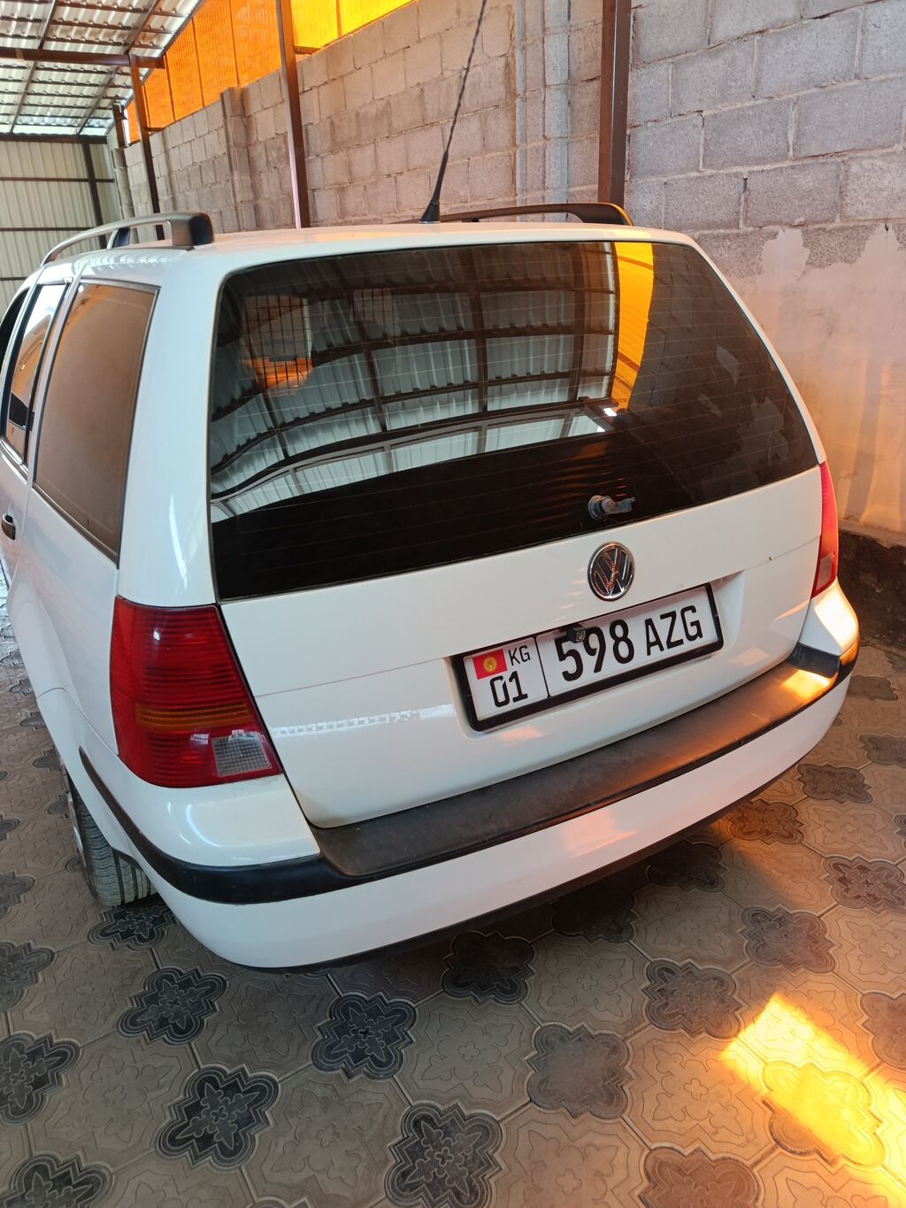 Volkswagen Passat Variant: 2000 г., Автомат, Бензин, Универсал: фото 3