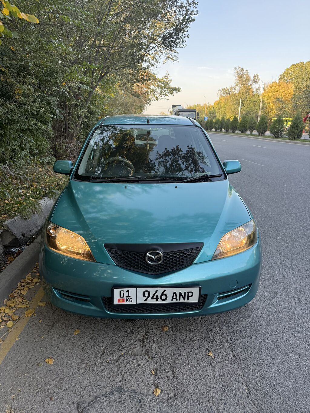 Mazda Demio: 2003 г., 1.3 л, Автомат, Бензин, Хэтчбэк: фото 1