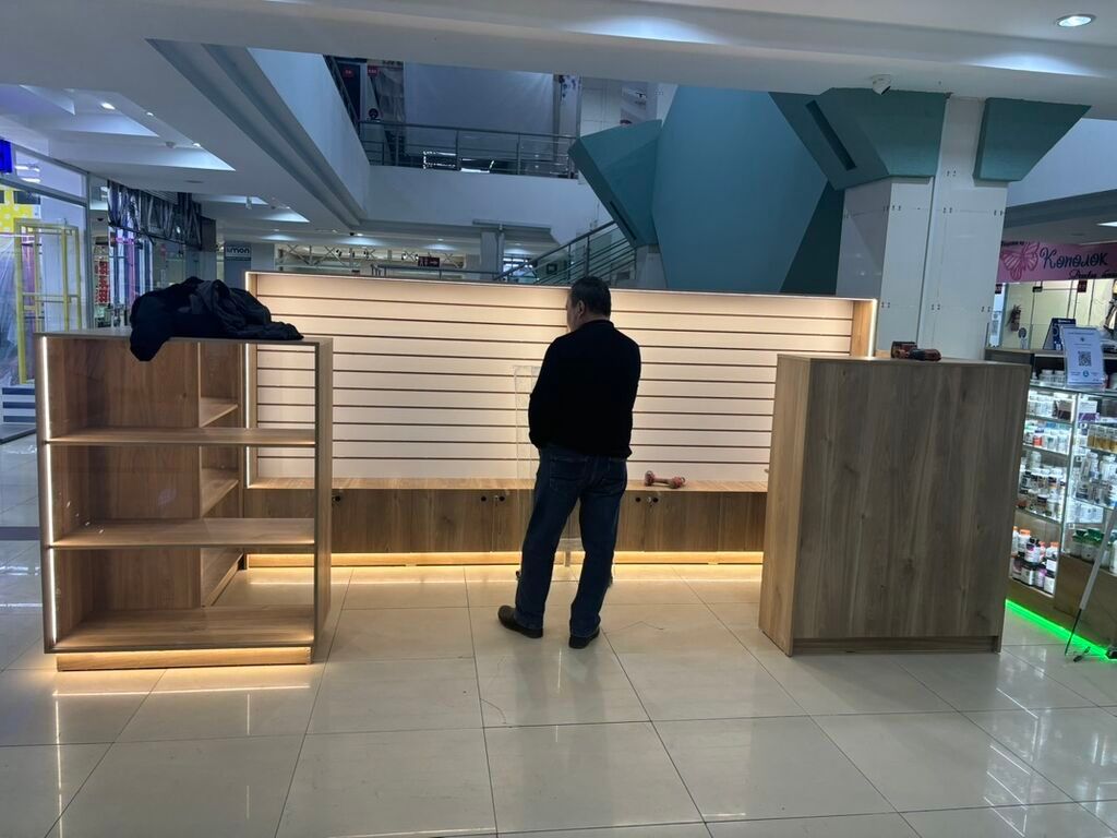 Продается островок без места и без товара, можно поставить под разным