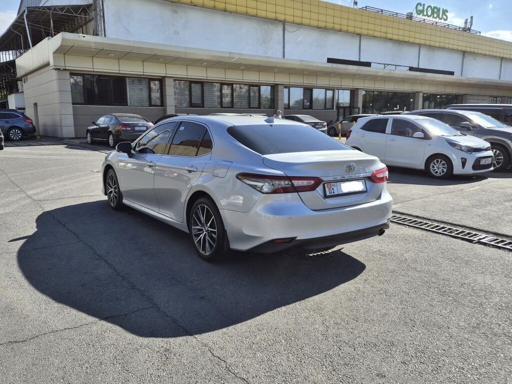 Toyota Camry: 2021 г., 2.5 л, Автомат, Бензин, Седан: фото 4