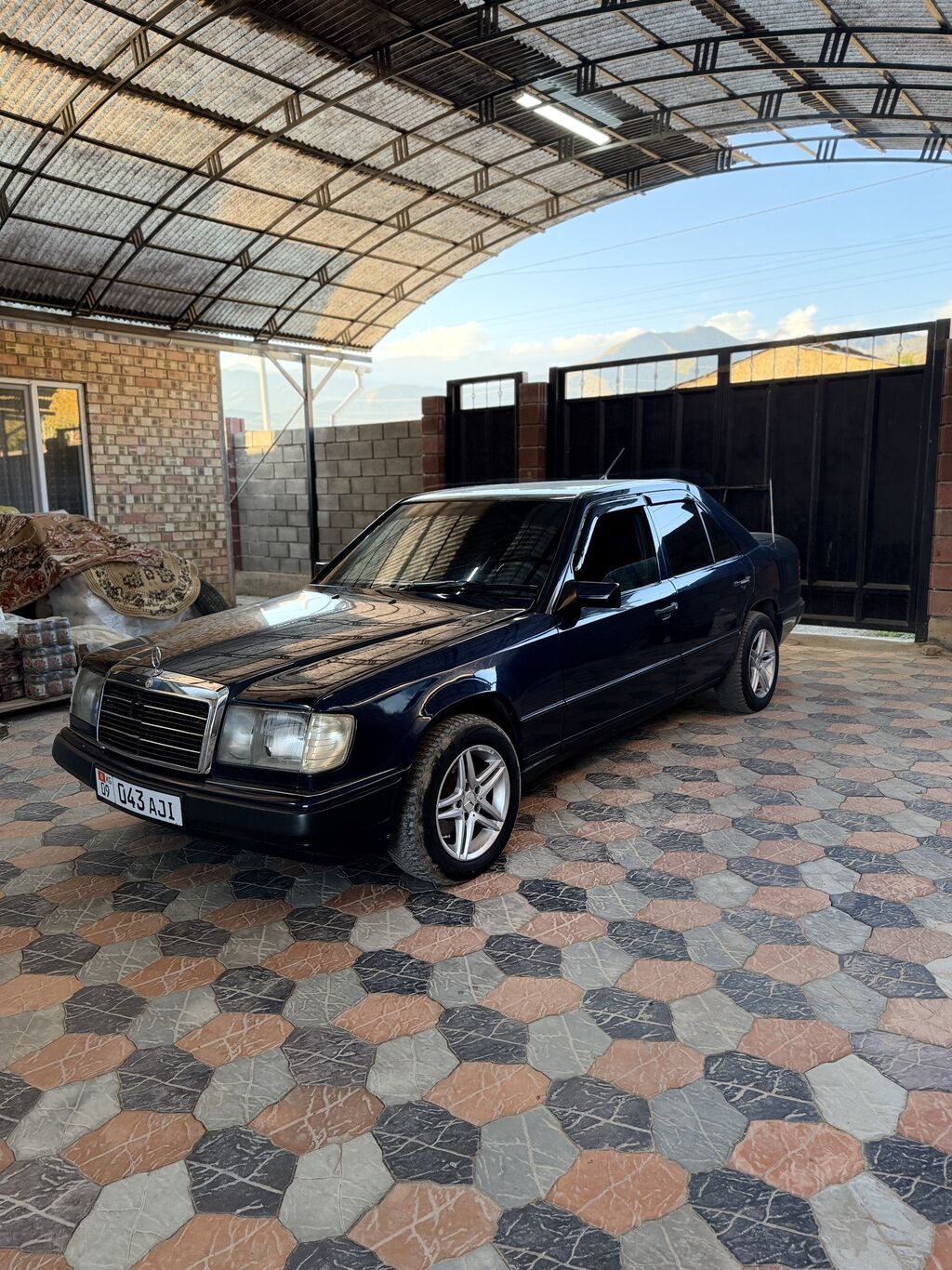 Mercedes-Benz W124: 1988 г., 2 л, Автомат, Бензин, Седан: фото 3