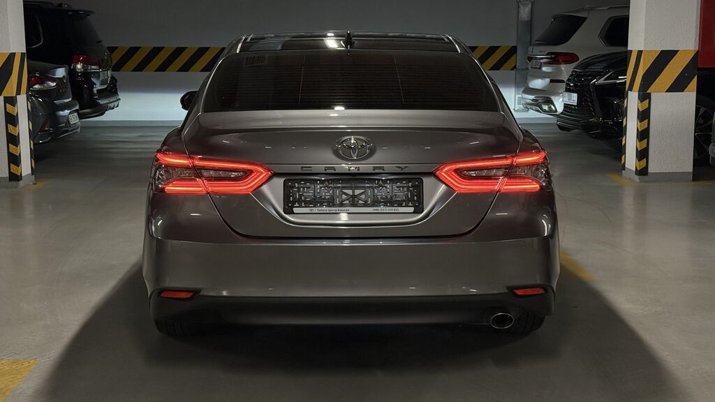 Toyota Camry: 2023 г., 2.5 л, Автомат, Бензин, Седан: фото 2