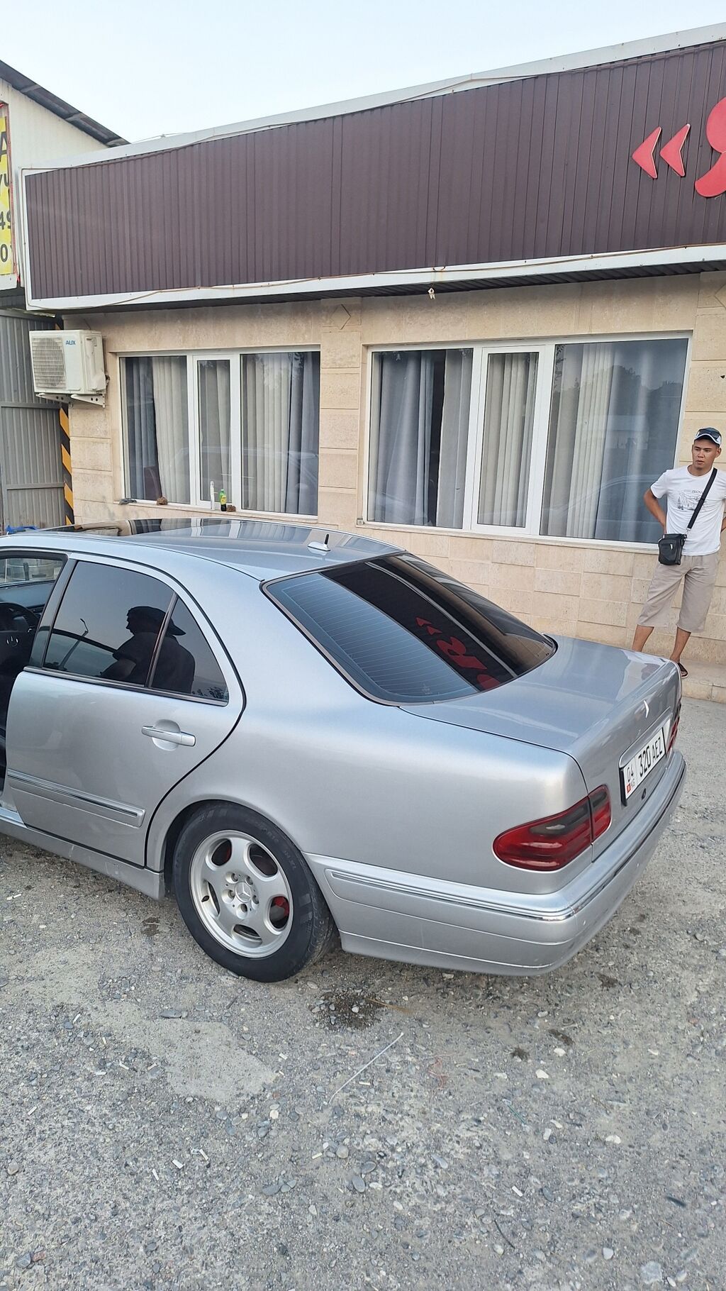 Mercedes-Benz E-Class: 2001 г., 3.2 л, Автомат, Бензин, Седан: фото 4