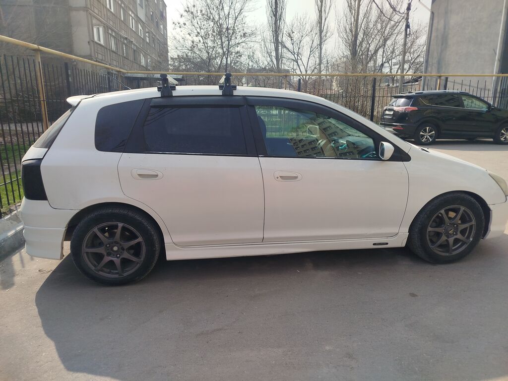Honda Civic: 2005 г., 1.7 л, Автомат, Бензин, Хэтчбэк: фото 3