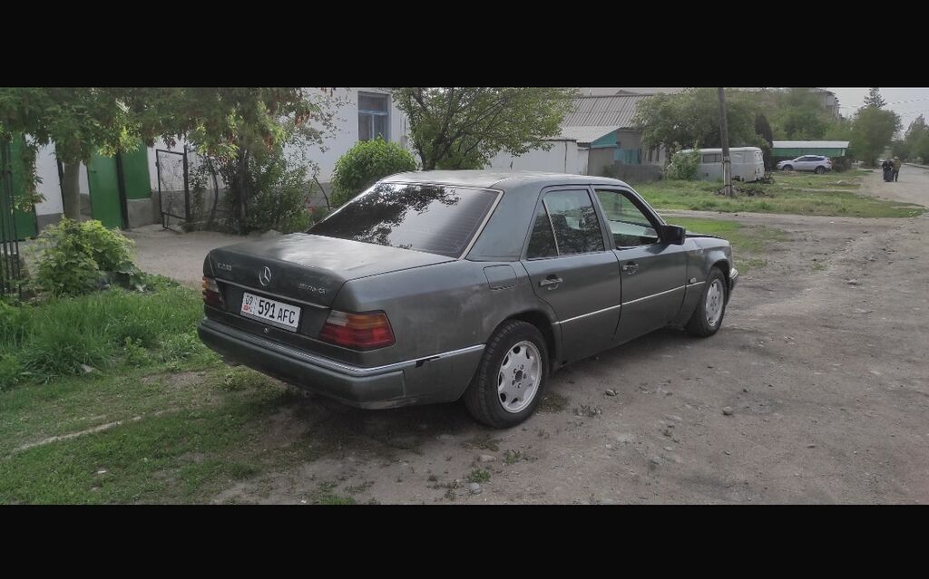 Mercedes-Benz W124: 1991 г., 2.3 л, Бензин, Седан: фото 3