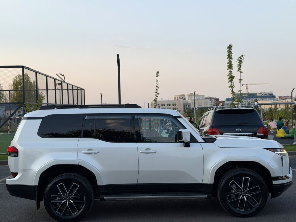 Lexus GX: 2024 г., 3.5 л, Автомат, Бензин, Внедорожник: фото 6