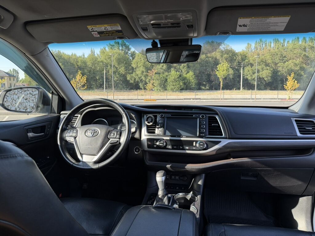 Toyota Highlander: 2019 г., 3.5 л, Автомат, Бензин, Кроссовер: фото 8