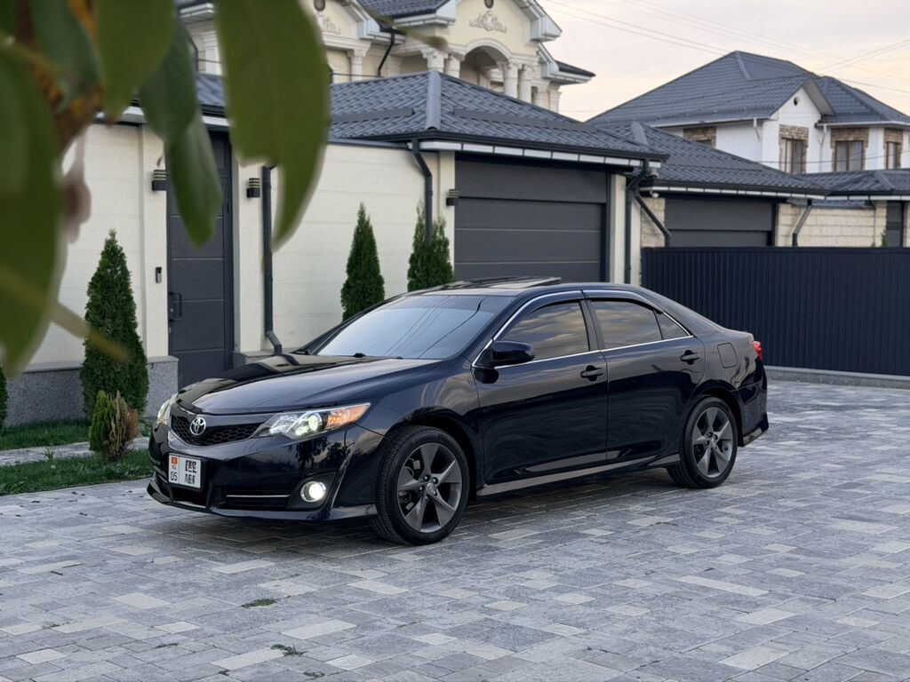 Toyota Camry: 2012 г., 3.5 л, Автомат, Бензин, Седан: фото 1