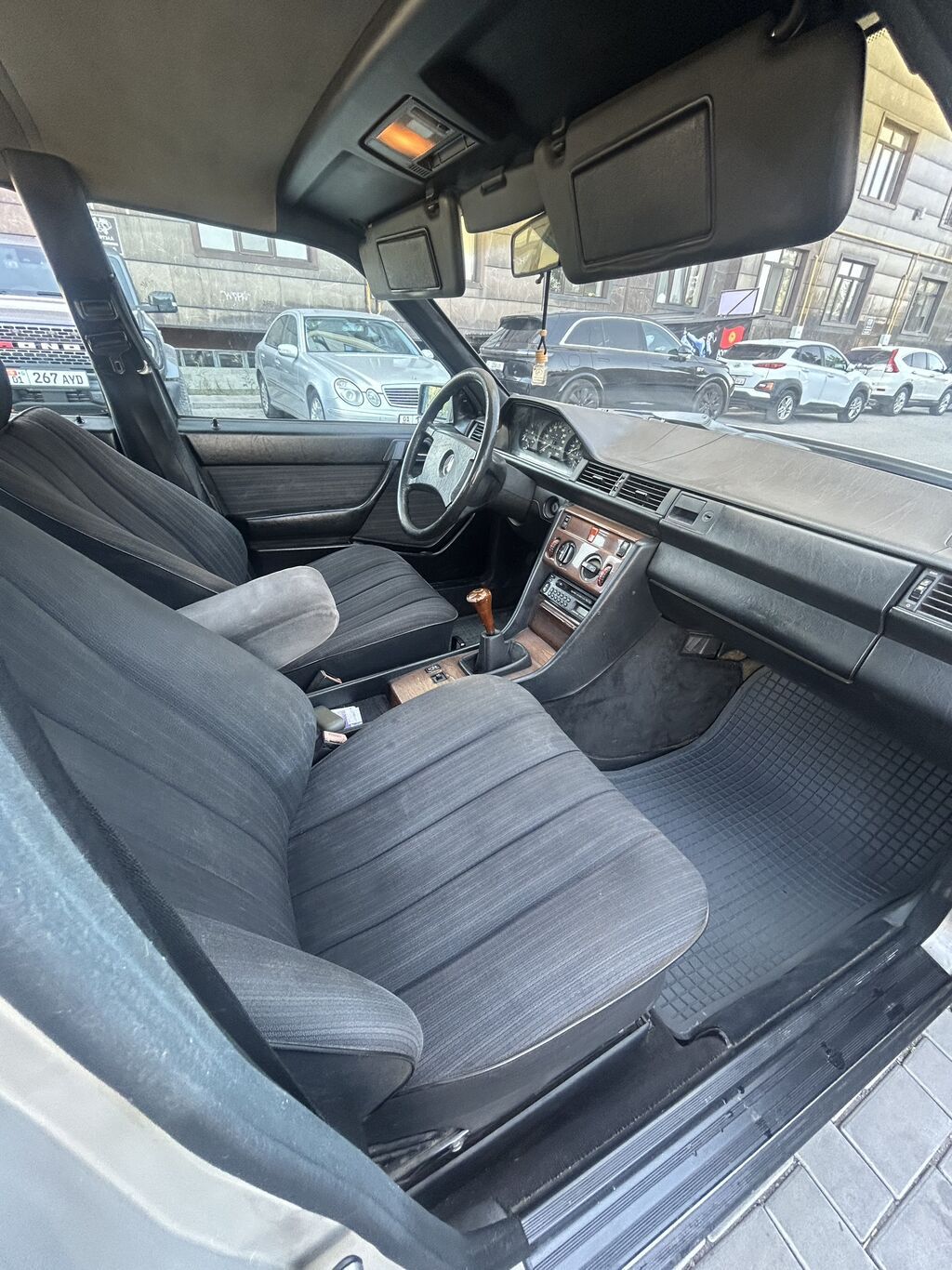 Mercedes-Benz E-Class: 1987 г., Бензин: фото 5
