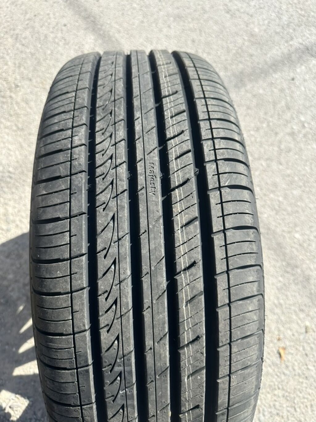 Колесо в сборе: легкосплавный диск + летняя шина Kumho Majesty Solus: фото 2