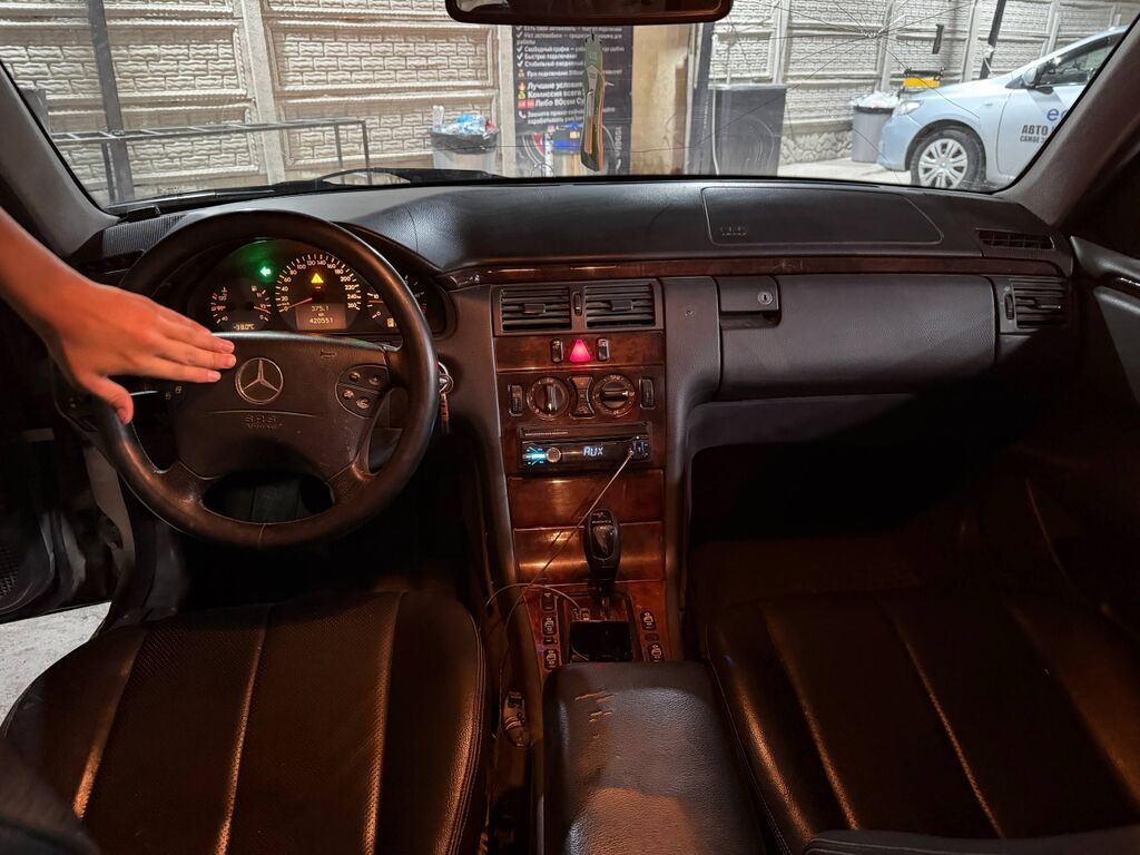 Mercedes-Benz E-Class: 2000 г., 2.7 л, Автомат, Дизель: фото 3